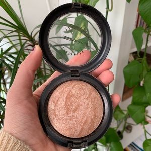 MAC “Soft & Gentle” highlighter